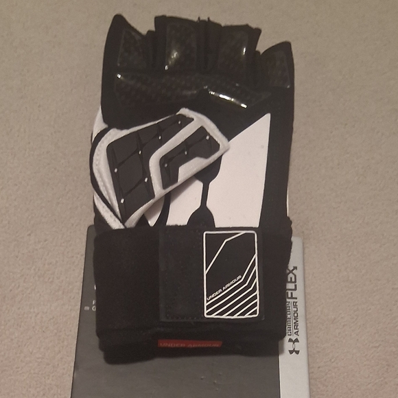 Under Armour Mens Combat Half Finger Padded Footbal Gloves For Lineman XL - Picture 7 of 7